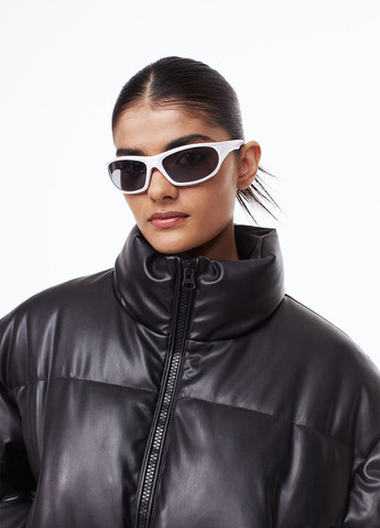 Чорна демісезонна куртка зі штучної шкіри H&M