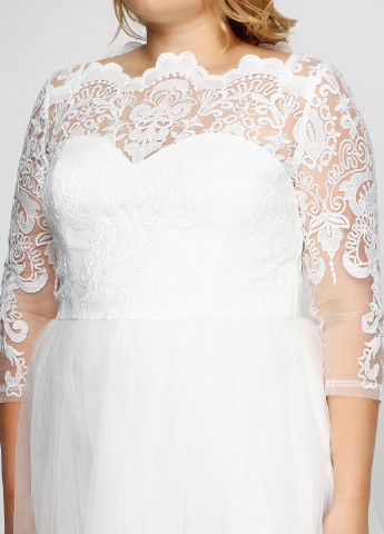 Белое свадебное платье макси Chi Chi однотонное