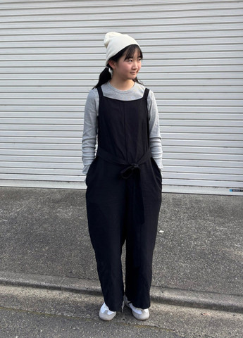 Комбинезон Uniqlo комбинезон-брюки однотонный чёрный кэжуал лен, вискоза