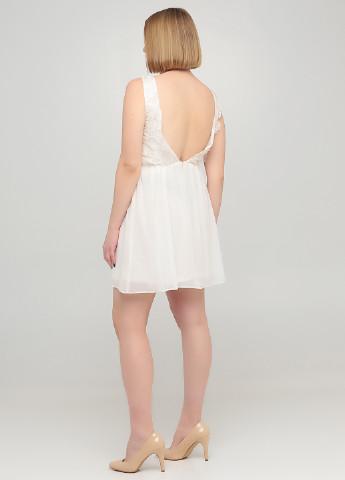 Белое кэжуал платье клеш, с открытой спиной Asos однотонное