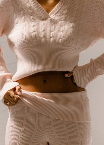 Бледно-розовый демисезонный свитер SHEIN