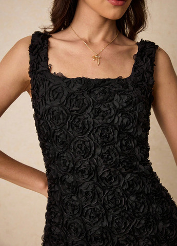 Черное коктейльное платье с открытой спиной SHEIN однотонное