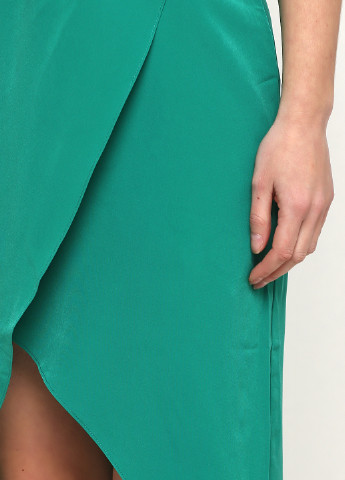 Зеленое коктейльное платье с открытыми плечами H&M однотонное