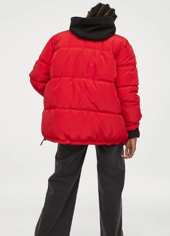 Красная зимняя куртка H&M