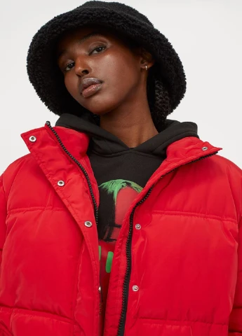 Красная зимняя куртка H&M