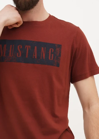 Коричнева футболка Mustang