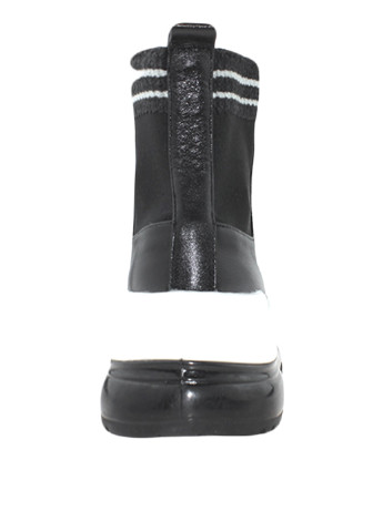 Осенние ботинки Wings волнистая подошва