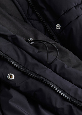 Чорна зимня куртка H&M