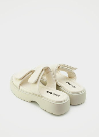 Белые шлепанцы URBAN TRACE