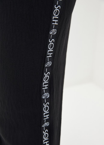 Черные кэжуал демисезонные зауженные брюки Solh