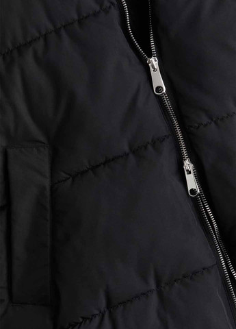 Чорна зимня куртка H&M