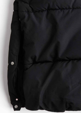 Чорна зимня куртка H&M