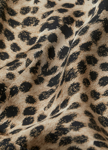 Бежевая блуза с баской H&M