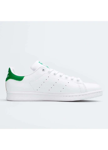 Белые всесезонные кроссовки adidas