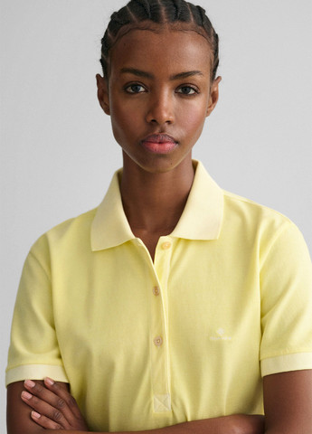 Желтая женская футболка-поло Gant однотонная
