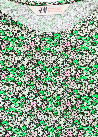 Зеленая цветочной расцветки блузка H&M демисезонная