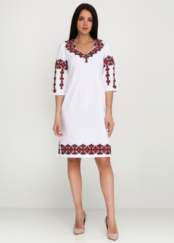 Белое кэжуал платье УкрМода с орнаментом