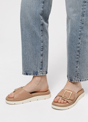 Бежевые шлепанцы Braska