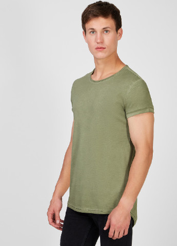 Оливковая футболка Tigha