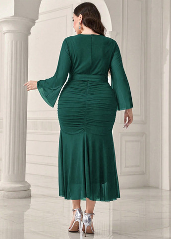 Темно-зеленое вечернее, праздничный платье на запах, годе SHEIN однотонное