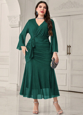 Темно-зеленое вечернее, праздничный платье на запах, годе SHEIN однотонное