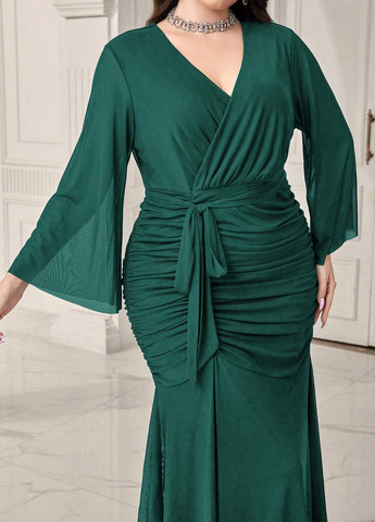 Темно-зеленое вечернее, праздничный платье на запах, годе SHEIN однотонное