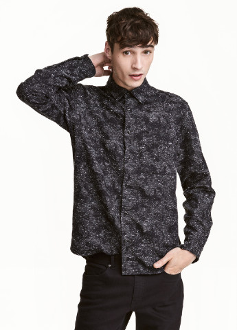 Черная кэжуал рубашка с абстрактным узором H&M