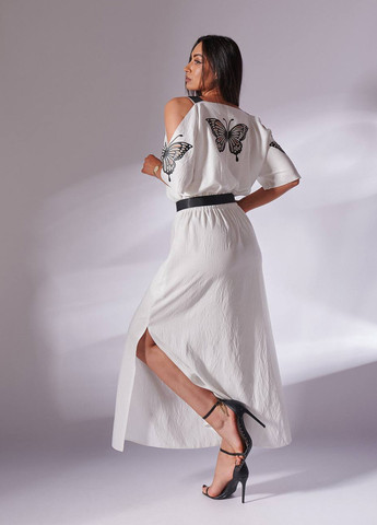 Белое кэжуал платье с открытыми плечами LibeAmore бабочки