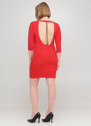 Червона кежуал сукня з відкритою спиною, футляр Bebe Plus однотонна