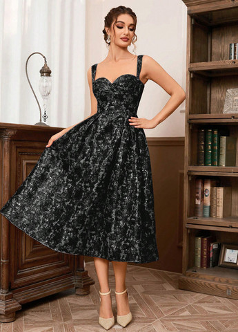 Черное вечернее платье клеш SHEIN с абстрактным узором