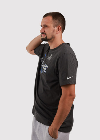 Темно-сіра футболка Nike