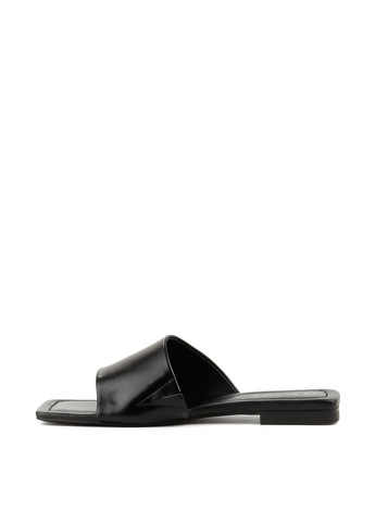 Черные шлепанцы Le'BERDES