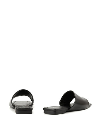 Черные шлепанцы Le'BERDES