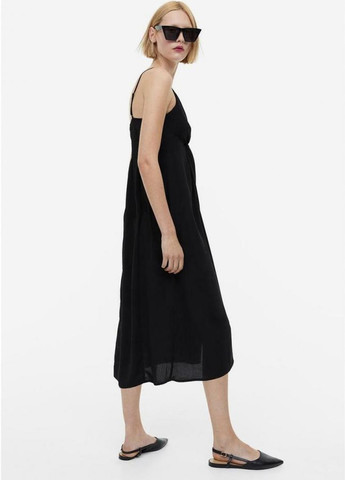 Черное кэжуал платье клеш H&M однотонное