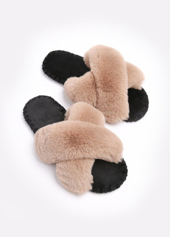Бежевые тапочки Family Story с мехом