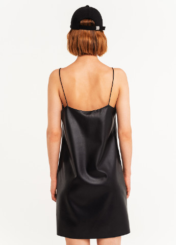 Черное кэжуал платье платье-комбинация, с открытой спиной befree