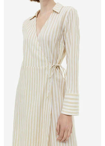 Світло-бежева кежуал сукня на запах H&M в смужку