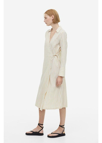 Світло-бежева кежуал сукня на запах H&M в смужку