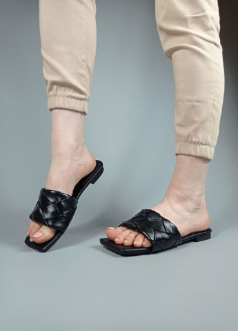 Черные шлепанцы Stilli