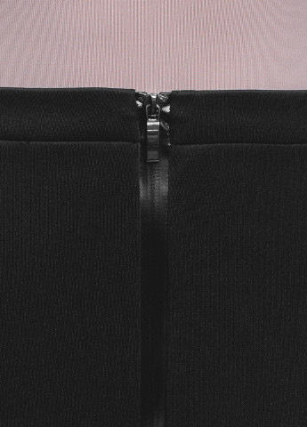Черная офисная однотонная юбка Oodji карандаш