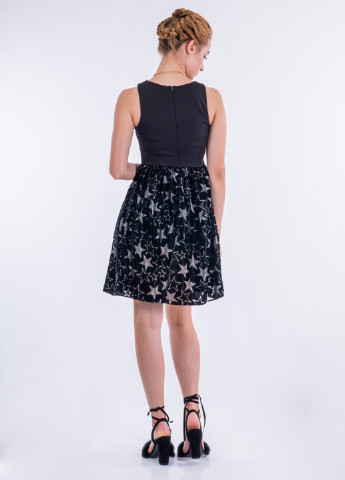 Чорна коктейльна плаття, сукня кльош Sarah Chole зірки