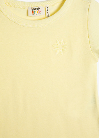 Светло-желтая летняя футболка KOTON