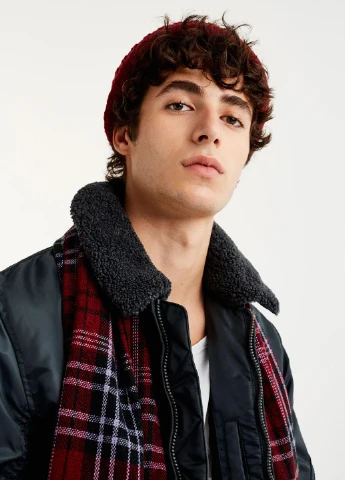 Темно-синя демісезонна куртка Pull & Bear