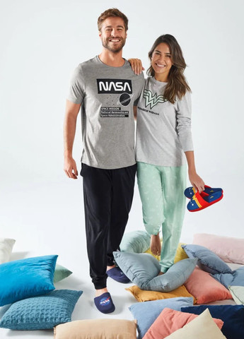 Комбинированная всесезон пижама (лонгслив, брюки) лонгслив + брюки Esmara