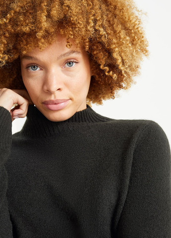 Чорний демісезонний светр C&A