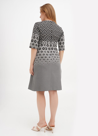 Серое кэжуал платье Sassofono с геометрическим узором