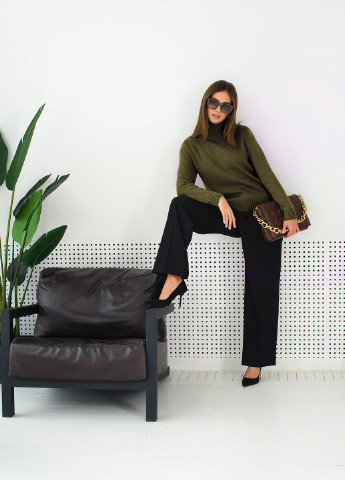 Оливковый (хаки) зимний классический женский свитер SVTR