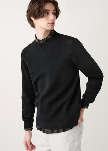 Чорний демісезонний светр джемпер Uniqlo