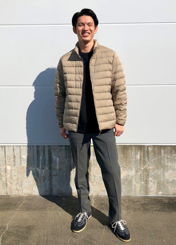 Чорний демісезонний светр джемпер Uniqlo