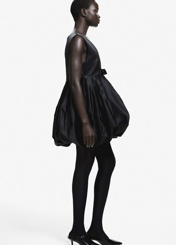 Чорна святковий сукня з спідницею-сонце H&M однотонна